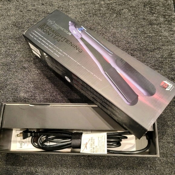 🆕️Magnesium Pro Straightening Iron - Picture 2 of 5